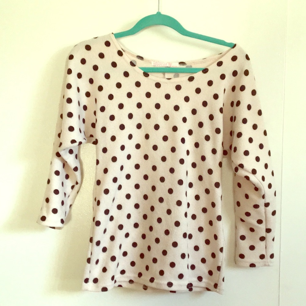 Rarashow: Spotted black and beige sweater!